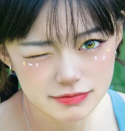 YOUPLUSの高発色カラコンは、日本でも人気の海外カラコンブランド。鮮やかな発色で瞳を大きく美しく見せ、コスパ良しで毎日のメイクに最適。ナチュラル系からハーフ系まで幅広く選べるYOUPLUSの高発色カラコンは、海外カラコンを探す日本ユーザーにおすすめです。