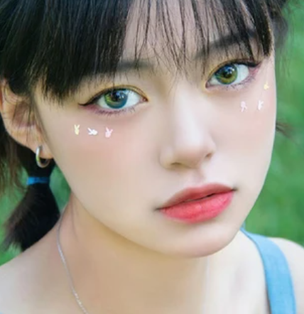 YOUPLUSの高発色カラコンは、日本でも人気の海外カラコンブランド。鮮やかな発色で瞳を大きく美しく見せ、コスパ良しで毎日のメイクに最適。ナチュラル系からハーフ系まで幅広く選べるYOUPLUSの高発色カラコンは、海外カラコンを探す日本ユーザーにおすすめです。