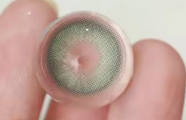 YOUPLUSの高発色カラコンは、日本でも人気の海外カラコンブランド。鮮やかな発色で瞳を大きく美しく見せ、コスパ良しで毎日のメイクに最適。ナチュラル系からハーフ系まで幅広く選べるYOUPLUSの高発色カラコンは、海外カラコンを探す日本ユーザーにおすすめです。