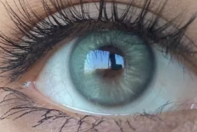 YOUPLUSの高発色カラコンは、日本でも人気の海外カラコンブランド。鮮やかな発色で瞳を大きく美しく見せ、コスパ良しで毎日のメイクに最適。ナチュラル系からハーフ系まで幅広く選べるYOUPLUSの高発色カラコンは、海外カラコンを探す日本ユーザーにおすすめです。