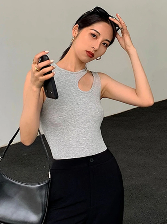 Women's white sleeveless t-shirt, Korean slim top with round neck, women's fashion 2023