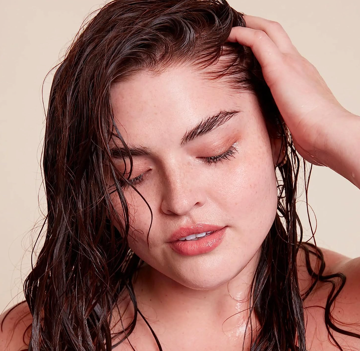 OUAI Medium Conditioner. Strengthening Keratin, Nourishing Babassu and Coconut Oils and Kumquat Extract Leave Hair Hydrated, Shiny and Smooth. Free from Parabens, Sulfates and Phthalates (10 oz)