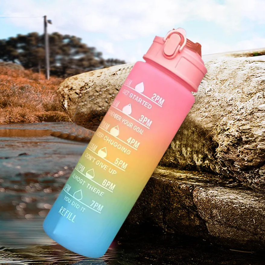 ポータブルウォーターボトル,900ml,動機付けのウォーターボトル,時間マーカー付き,漏れ防止,アウトドアスポーツ用,Bpaフリー