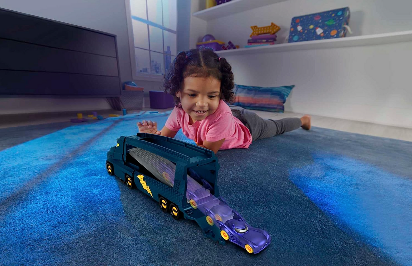 Fisher-Price DC Batwheels Toy Hauler and Car, Bat-Big Rig with Ramp and Bam The Batmobile 1:55 Scale Diecast Toy Vehicle, Ages 3+ Years