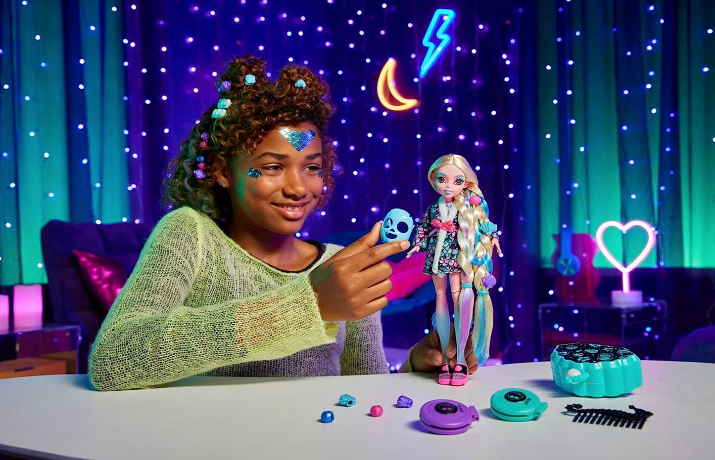 Monster High Doll, Lagoona Blue Spa Day Set with Wear and Share Accessories Like Hair Clips, Hair Chalk and Tattoos