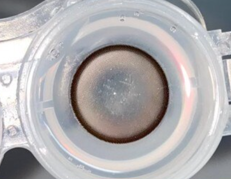 YOUPLUSの高発色カラコンは、日本でも人気の海外カラコンブランド。鮮やかな発色で瞳を大きく美しく見せ、コスパ良しで毎日のメイクに最適。ナチュラル系からハーフ系まで幅広く選べるYOUPLUSの高発色カラコンは、海外カラコンを探す日本ユーザーにおすすめです。