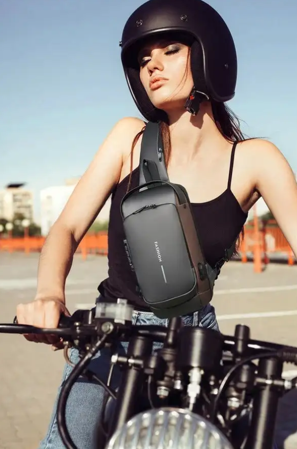 ユニセックス 多機能パテントレザーチェストバッグ,防水クロスオーバーバッグ,USB充電付きトラベルショルダーバッグ