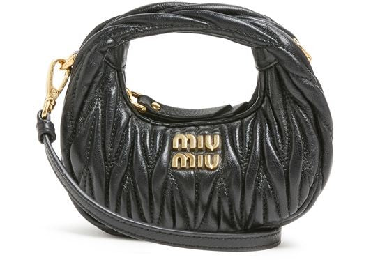 MIU MIU キルティングナッパレザーのワンダーマイクロホーボーバッグ - Image 1
