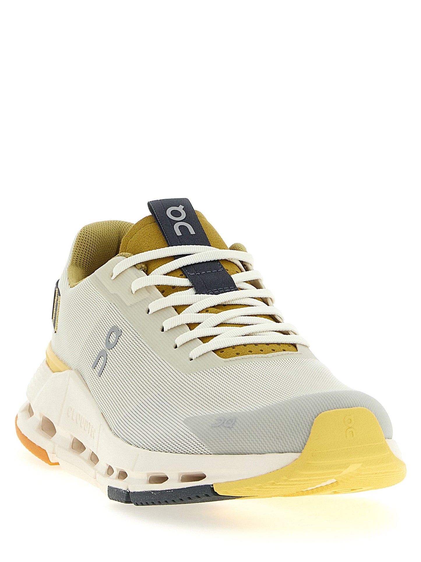 On 「CloudNovaフォーム2」スニーカー - Image 1