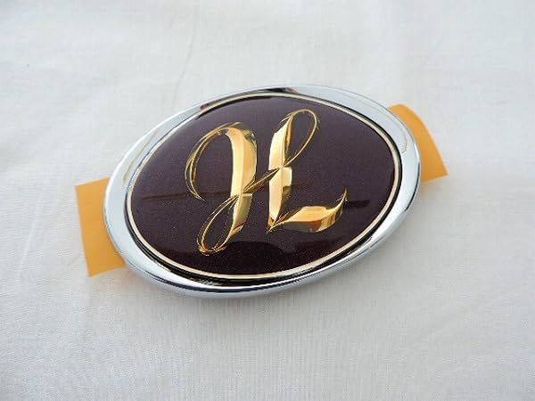 Genuine Toyota 100 Series Hiace Living Saloon Front Grille Emblem Size 2.8 x 4.1 inches (70 x 104 mm), Can be used for other car models, repair parts, aging