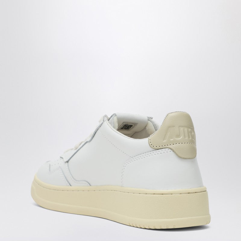 Autry Medalist White/Foam Sneaker - Image 2