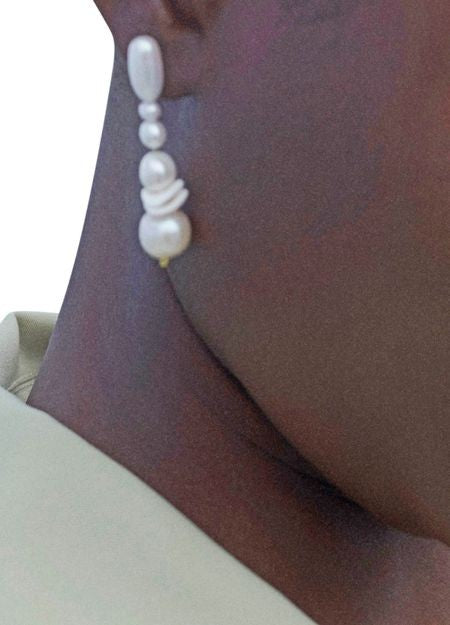 COMPLETEDWORKS パールとセラミック製 イヤリング - Image 2