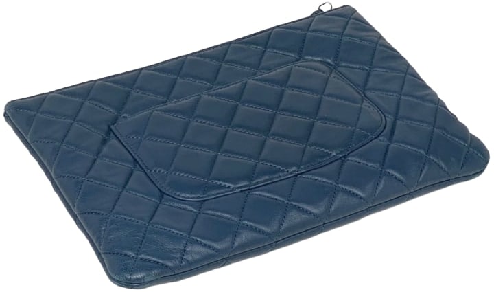 CHANEL 17C QUILTED LAMBSKIN LARGE O-CASE CLUTCH