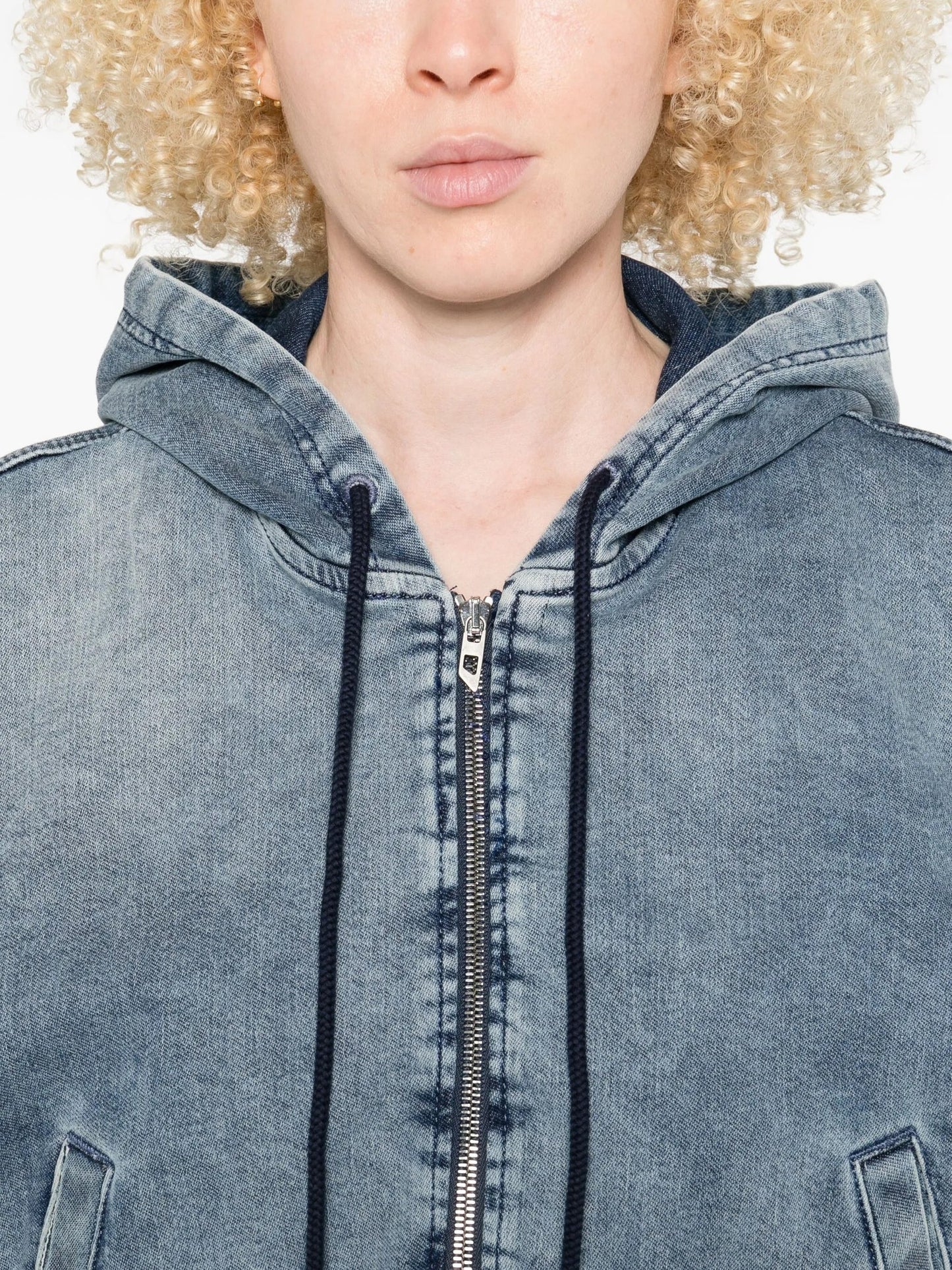 Diesel 次の表が追加されています。 - Image 2
