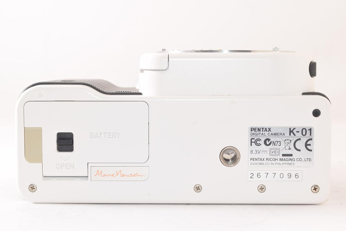 PENTAX デジタル一眼カメラ K-01 ボディ ホワイト/ブラック K-01BODY WH/BK