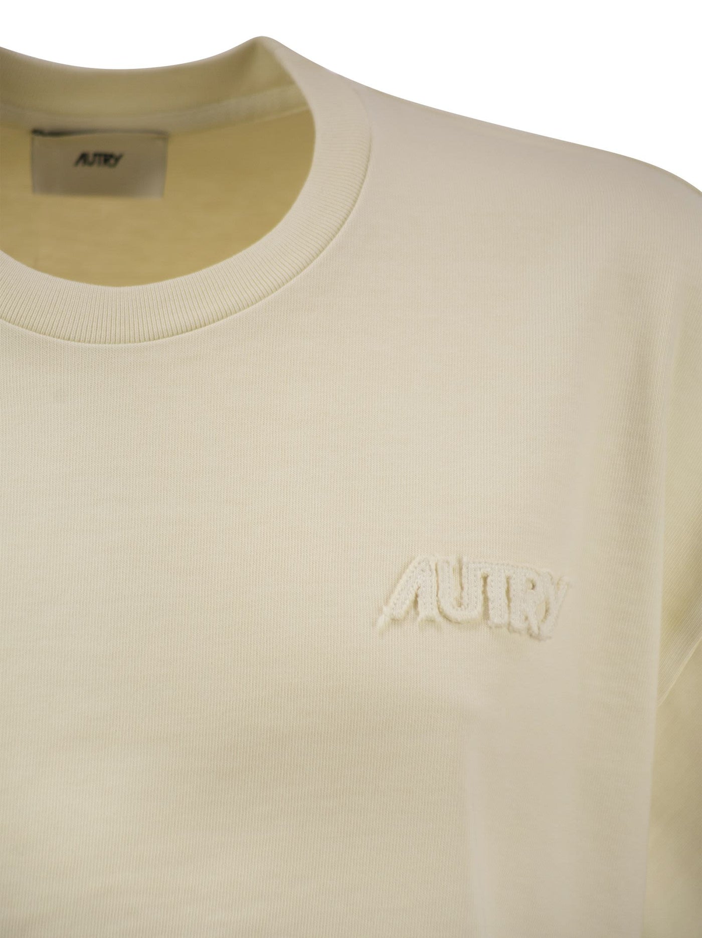 ロゴ付きのAutry Boxy Tシャツ - Image 4