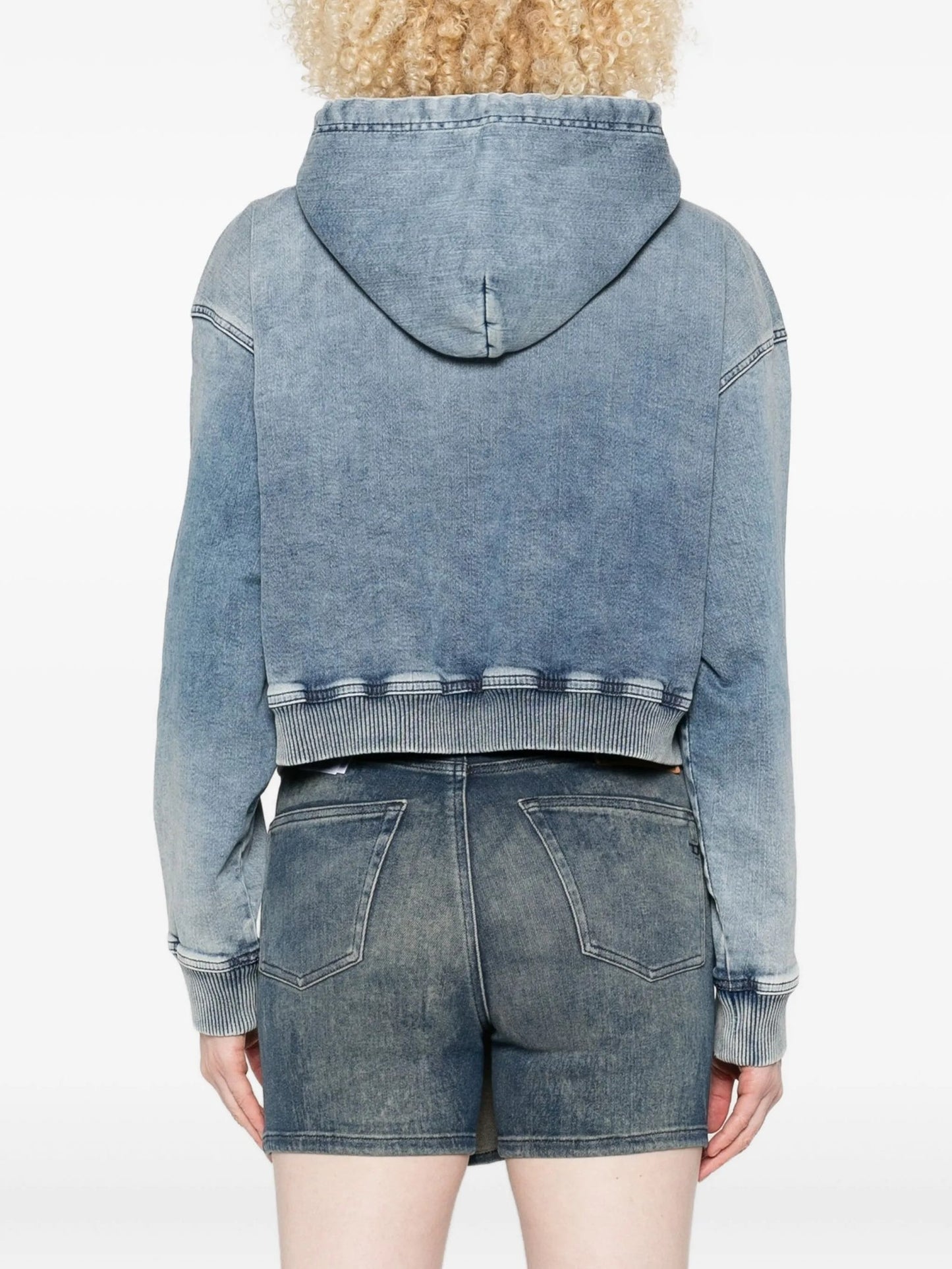 Diesel 次の表が追加されています。 - Image 4