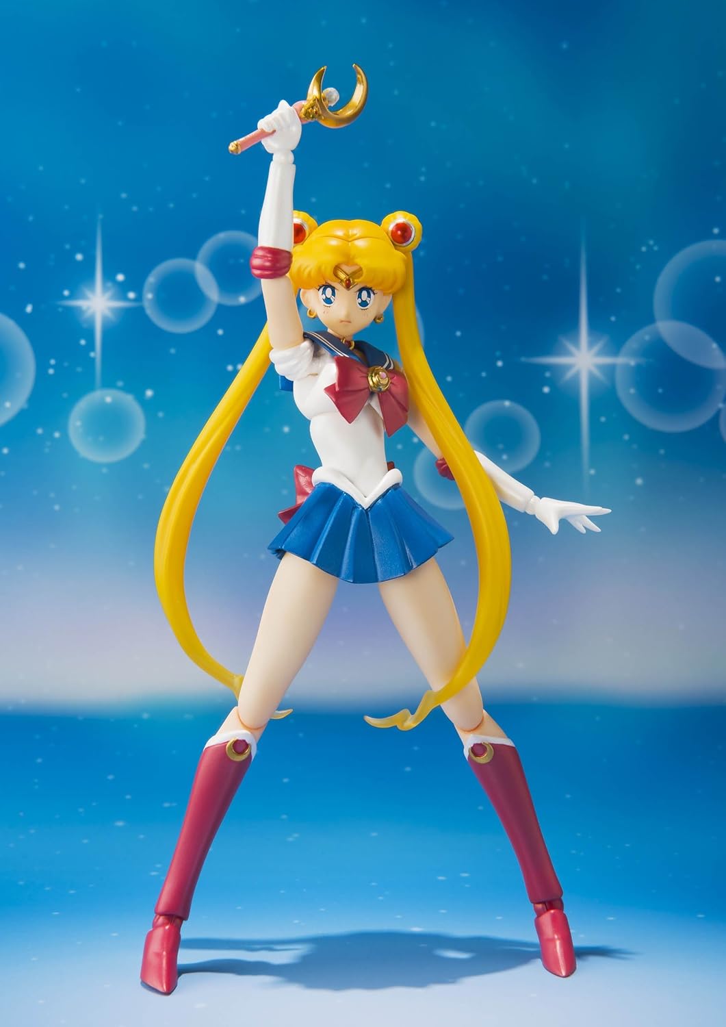 S. H. Figuarts Pretty Guardian Sailor Moon. Sailor Moon. Approx. 140 mm. Painted movable figurine made with ABS & PVC.