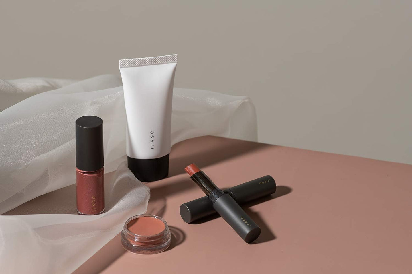 OSAJI Nuance Lip Gloss "3D Lips/Protects Against Dryness Sensitive Skin Lip Protection Layering Beautiful Color Glossy Transparency 1.6 oz (4.5 g) / 04 Kiba (Fang)
