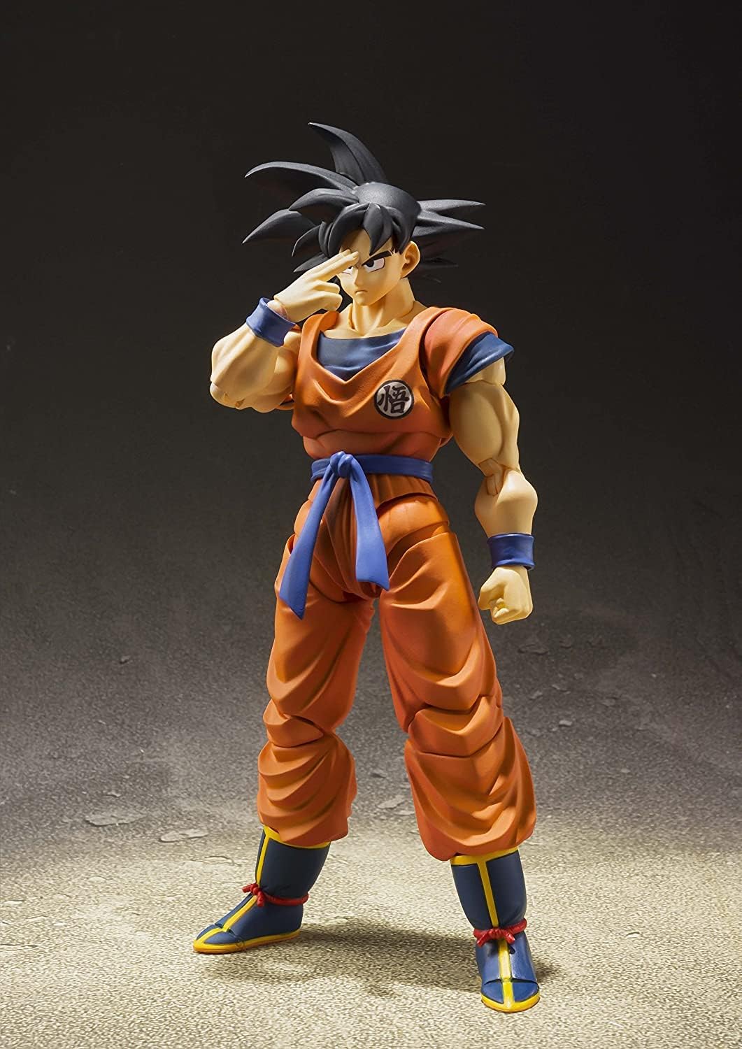 S.H. Figuarts Dragon Ball Z Son Goku - Saiyan Raise on Each, about 5.5 inches (140 mm), Made of PVC & ABS, Painted, Articulated Figurine