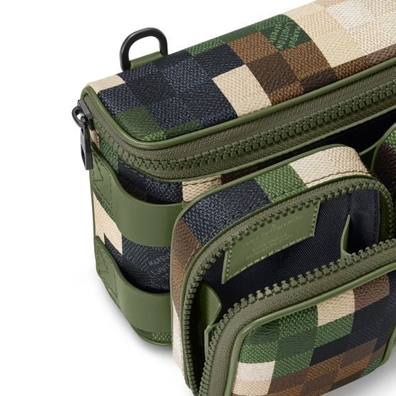 LOUIS VUITTON LV Trail Wearable Wallet - Image 5