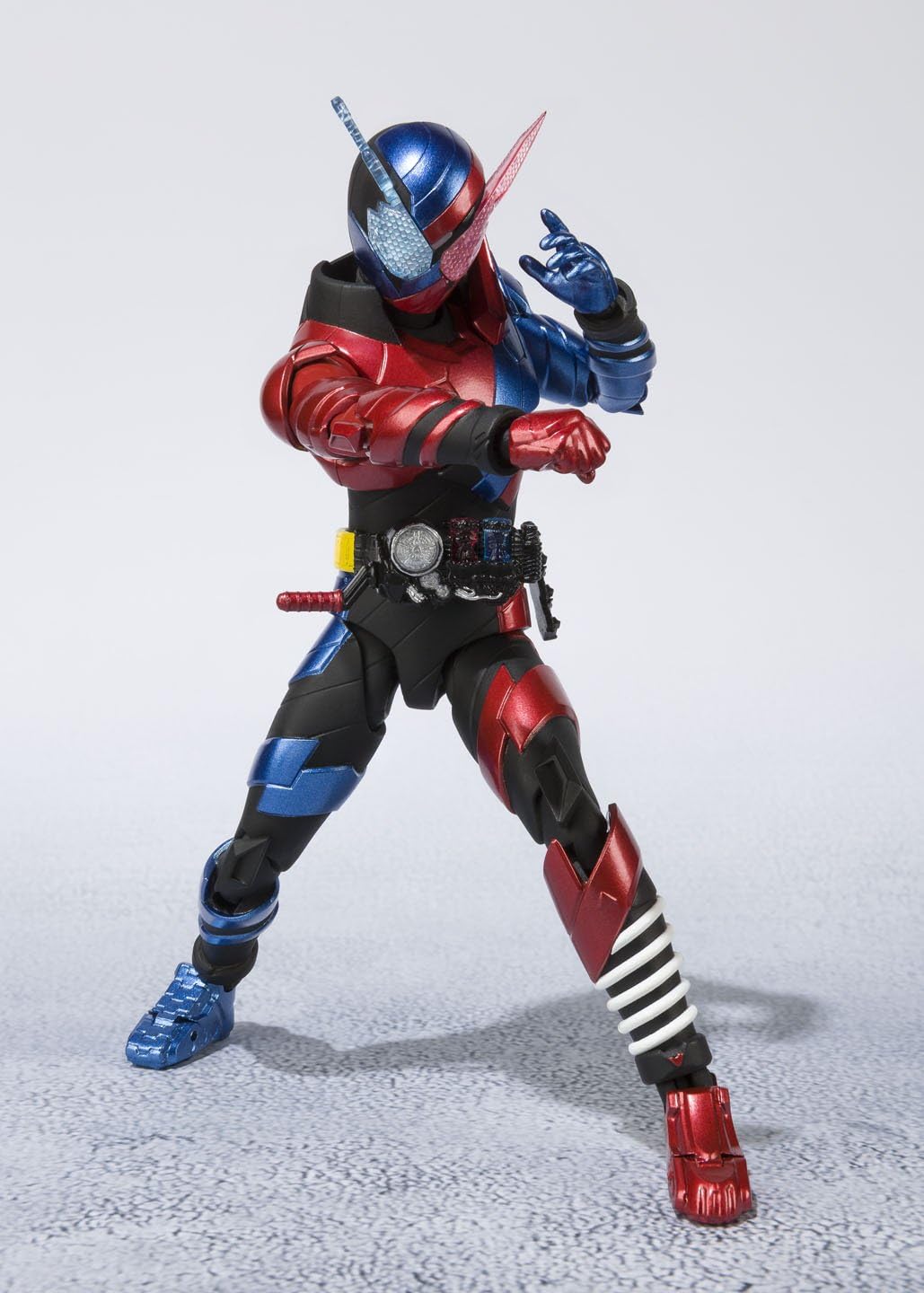 S.H. Figuarts Kamen Rider Build Rabbit Tank Form, Approx. 5.7 inches (145 mm), ABS & PVC Pre-painted Articulated Figure