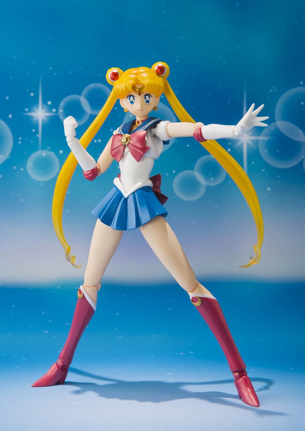 S. H. Figuarts Pretty Guardian Sailor Moon. Sailor Moon. Approx. 140 mm. Painted movable figurine made with ABS & PVC.