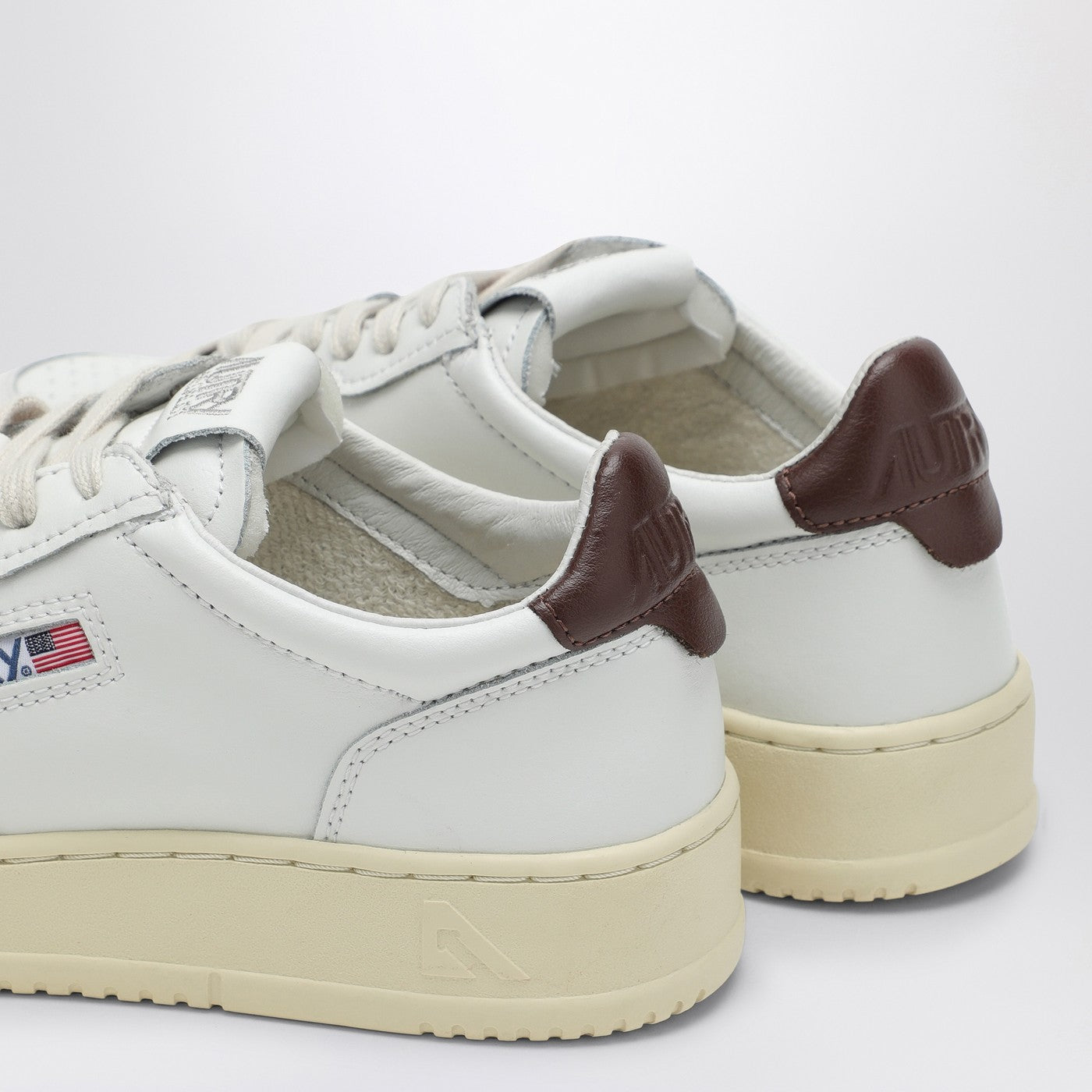 Autry Low Medalist White/Brown Sneaker - Image 5