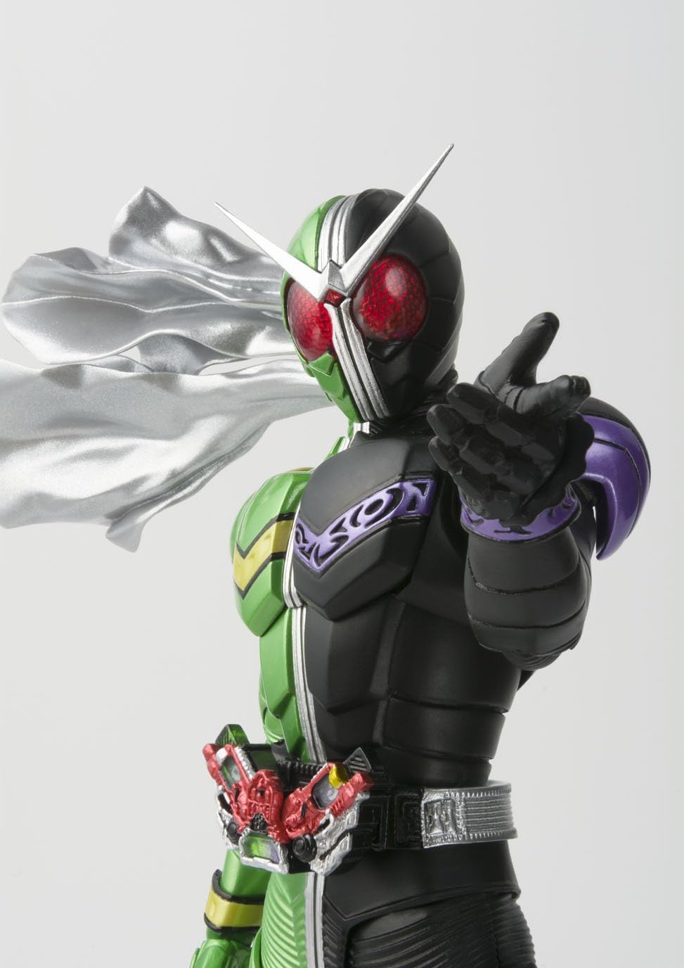 S.H. Figuarts (Shinkocchou Seihou) Kamen Rider W: Cyclone Joker Approx. 5.7 inches (145 mm) ABS & PVC Pre - Painted Action figurine