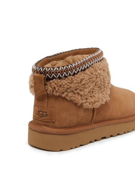 UGG Maxi Curly クラシック ウルトラ ミニ アンクルブーツ - Image 6