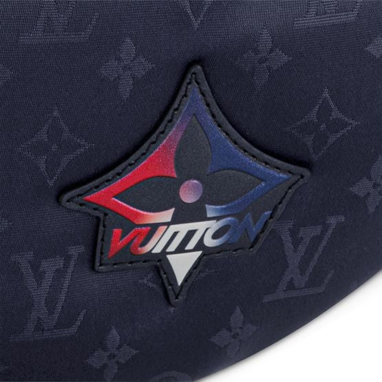 LOUIS VUITTON Bumbag - Image 6