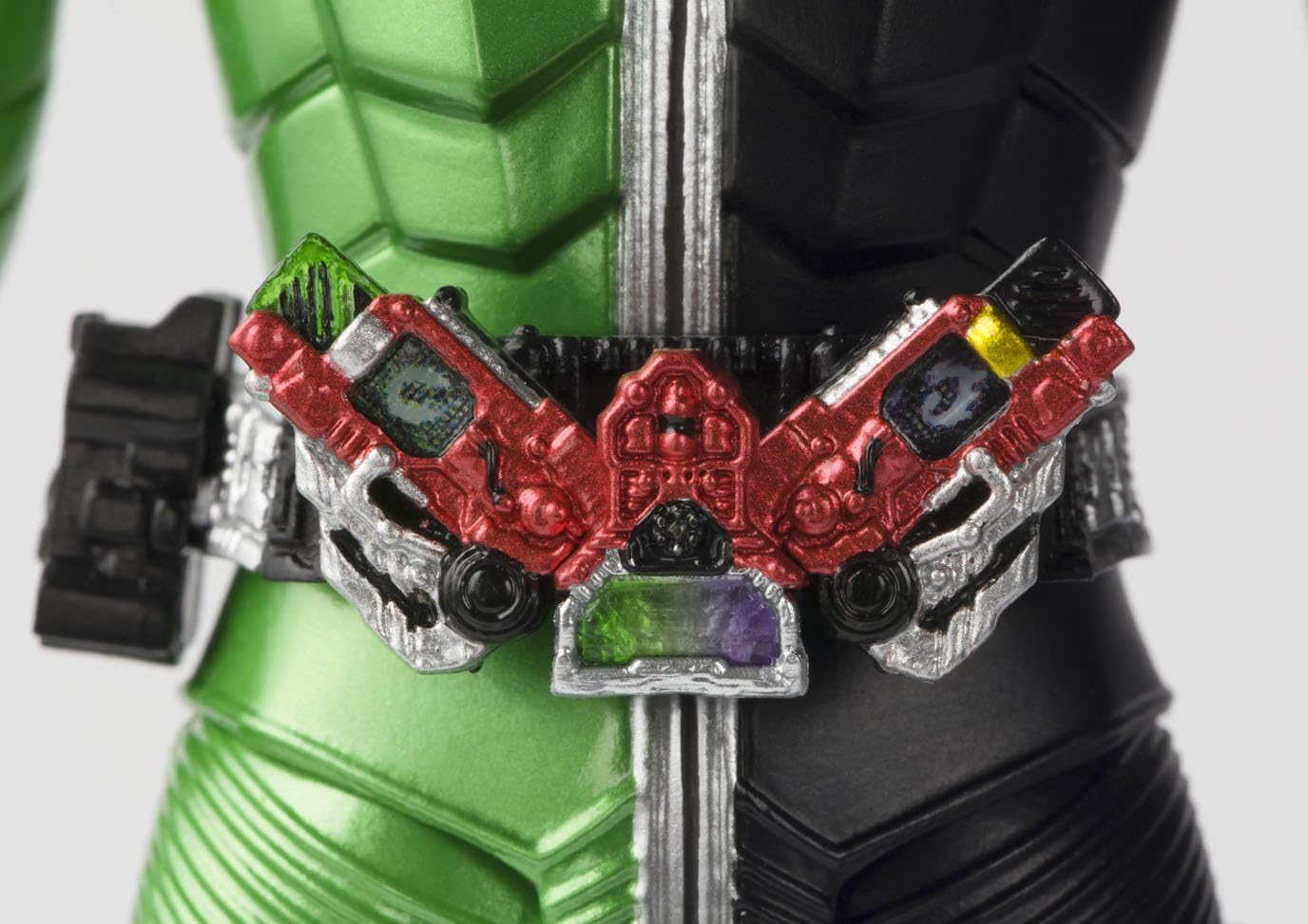 S.H. Figuarts (Shinkocchou Seihou) Kamen Rider W: Cyclone Joker Approx. 5.7 inches (145 mm) ABS & PVC Pre - Painted Action figurine