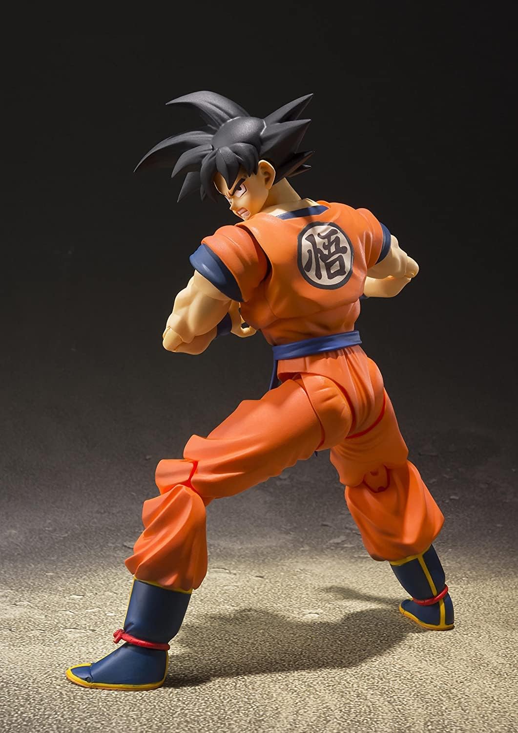 S.H. Figuarts Dragon Ball Z Son Goku - Saiyan Raise on Each, about 5.5 inches (140 mm), Made of PVC & ABS, Painted, Articulated Figurine