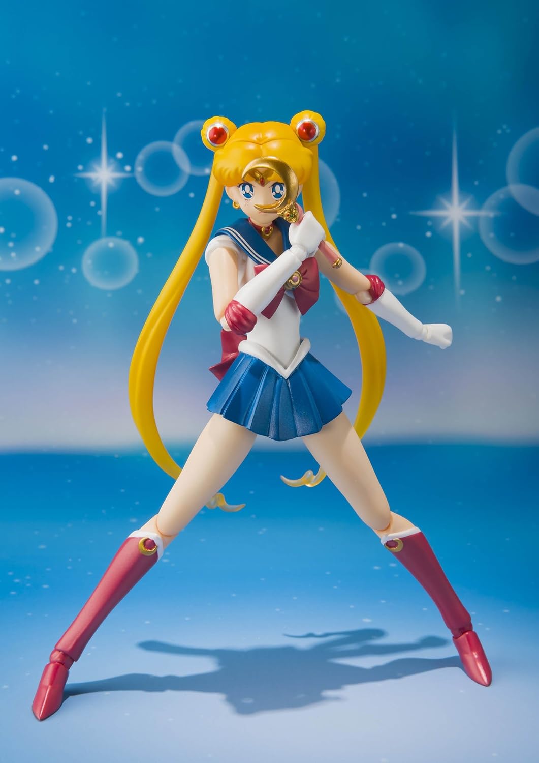 S. H. Figuarts Pretty Guardian Sailor Moon. Sailor Moon. Approx. 140 mm. Painted movable figurine made with ABS & PVC.