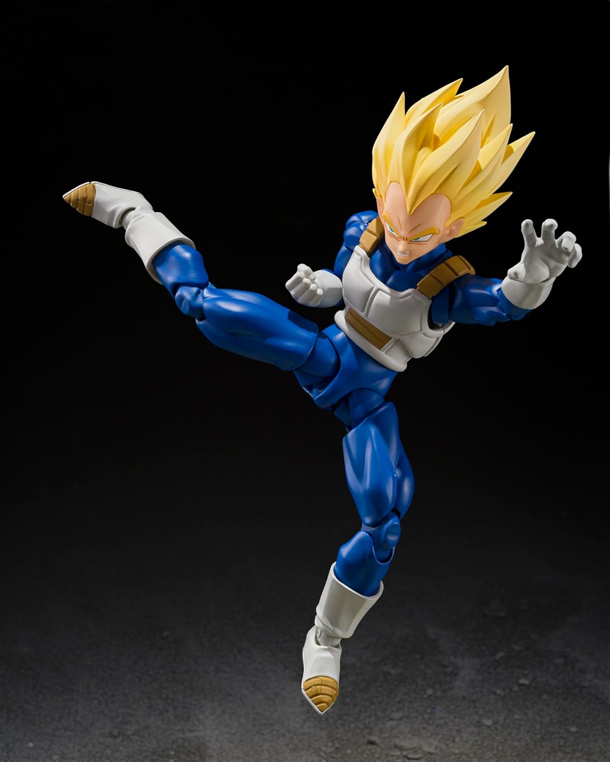 Tamashi Nations S.H. Figuarts Dragon Ball Z Super Saiyan Vegeta (Dangerous Pride), Approximately 5.3 inches (135 mm), PVC & ABS Pre-painted Action Figure