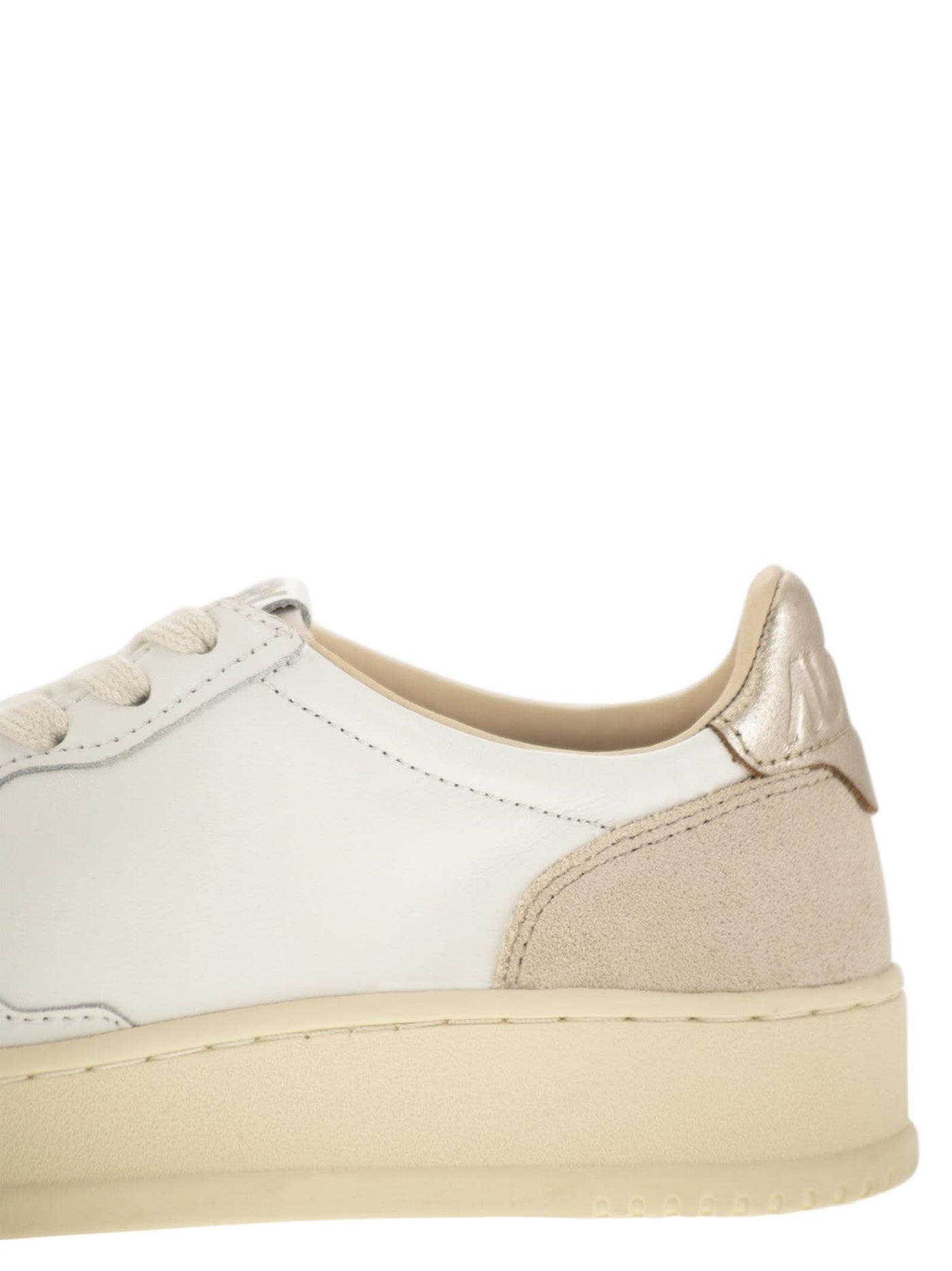Autry Medalist Low Leather Sneakers - Image 7