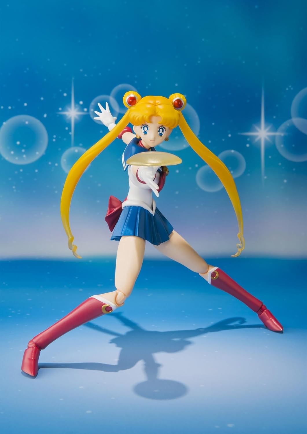 S. H. Figuarts Pretty Guardian Sailor Moon. Sailor Moon. Approx. 140 mm. Painted movable figurine made with ABS & PVC.