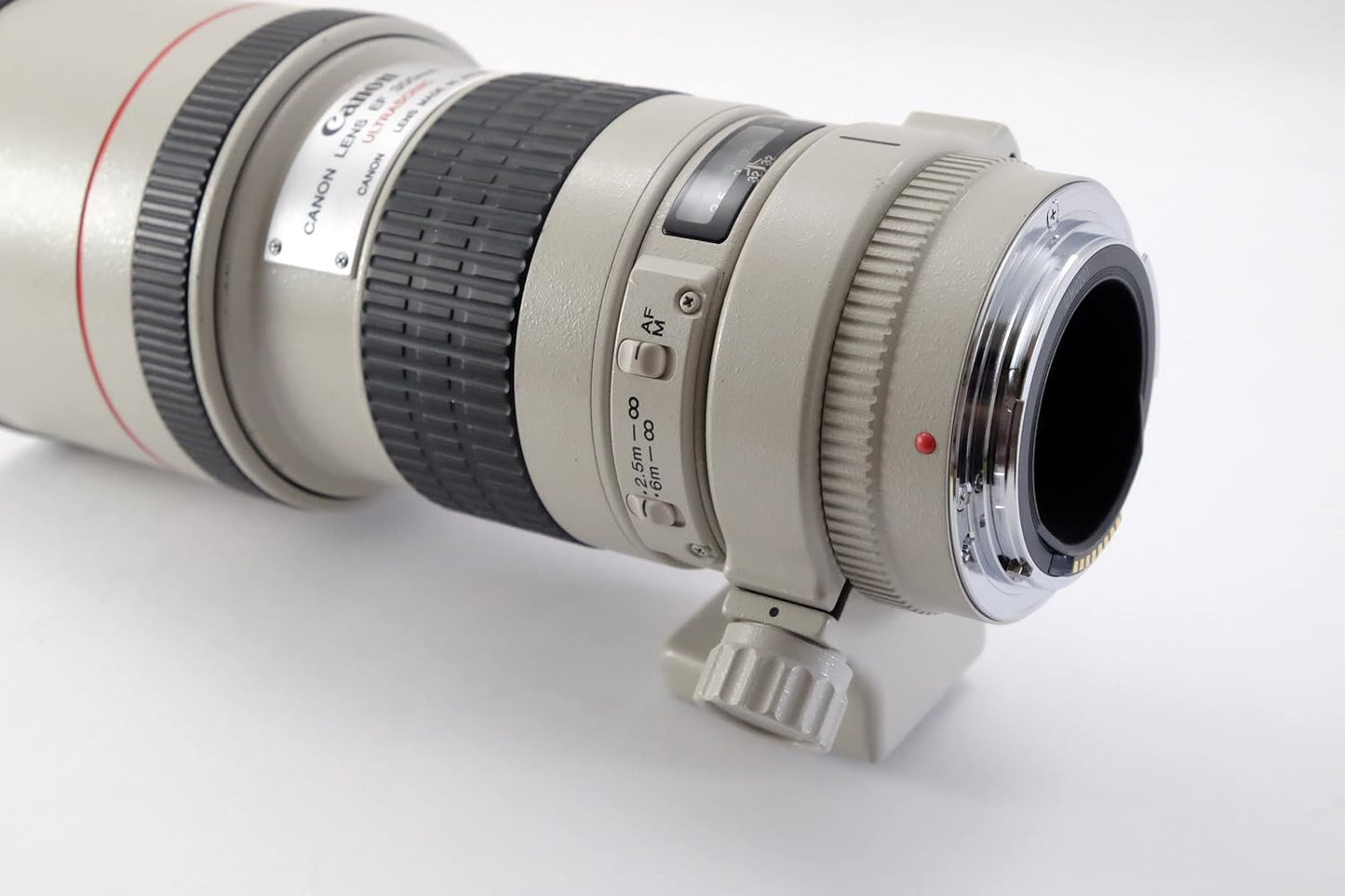 Canon EF 300mm f/4L IS USM SLR Telephoto lens White