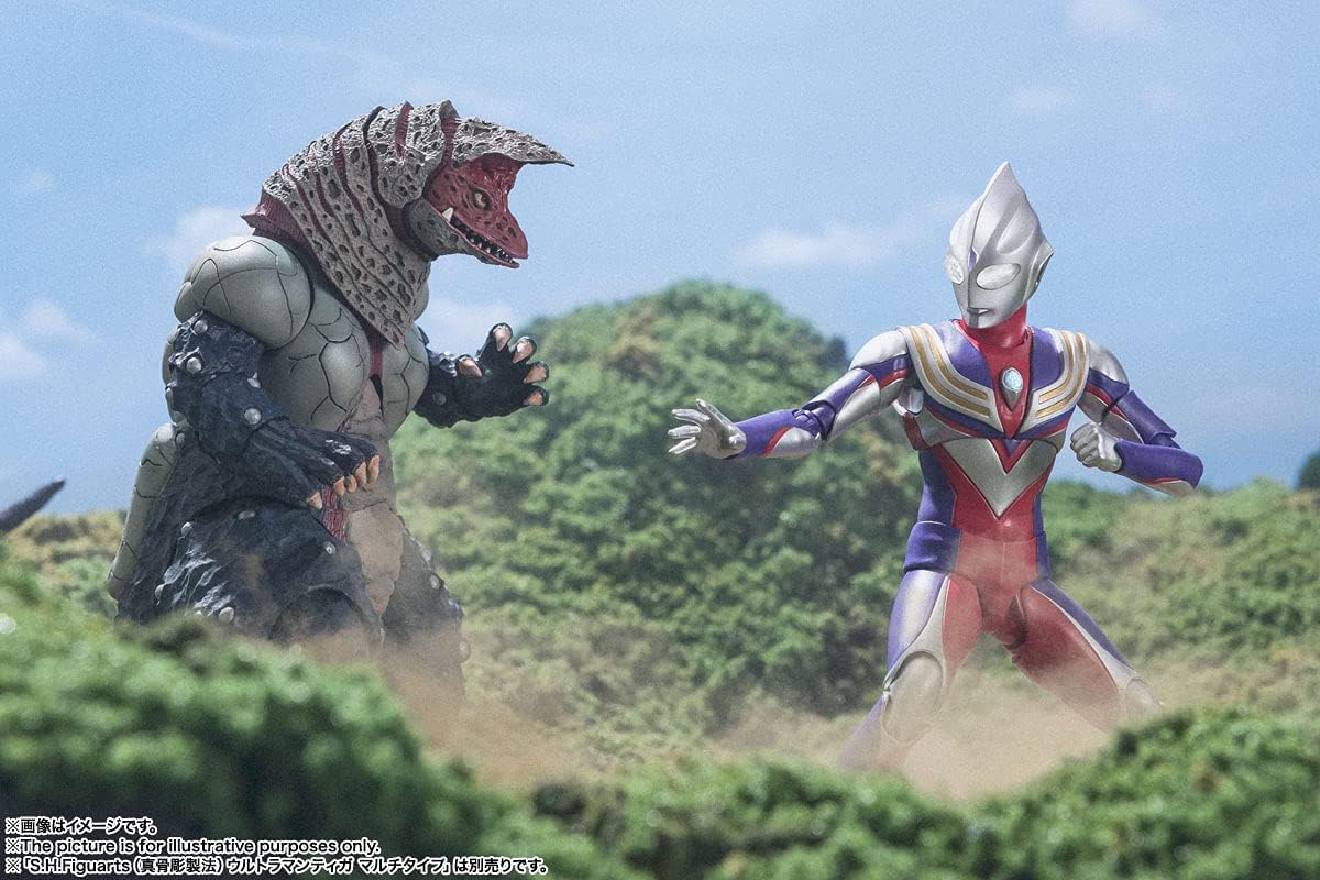 TAMASHII NATIONS S.H. Figuarts Ultraman Golza, Approx. 6.1 inches (155 mm), PVC & ABS Painted Articulated Action Figure