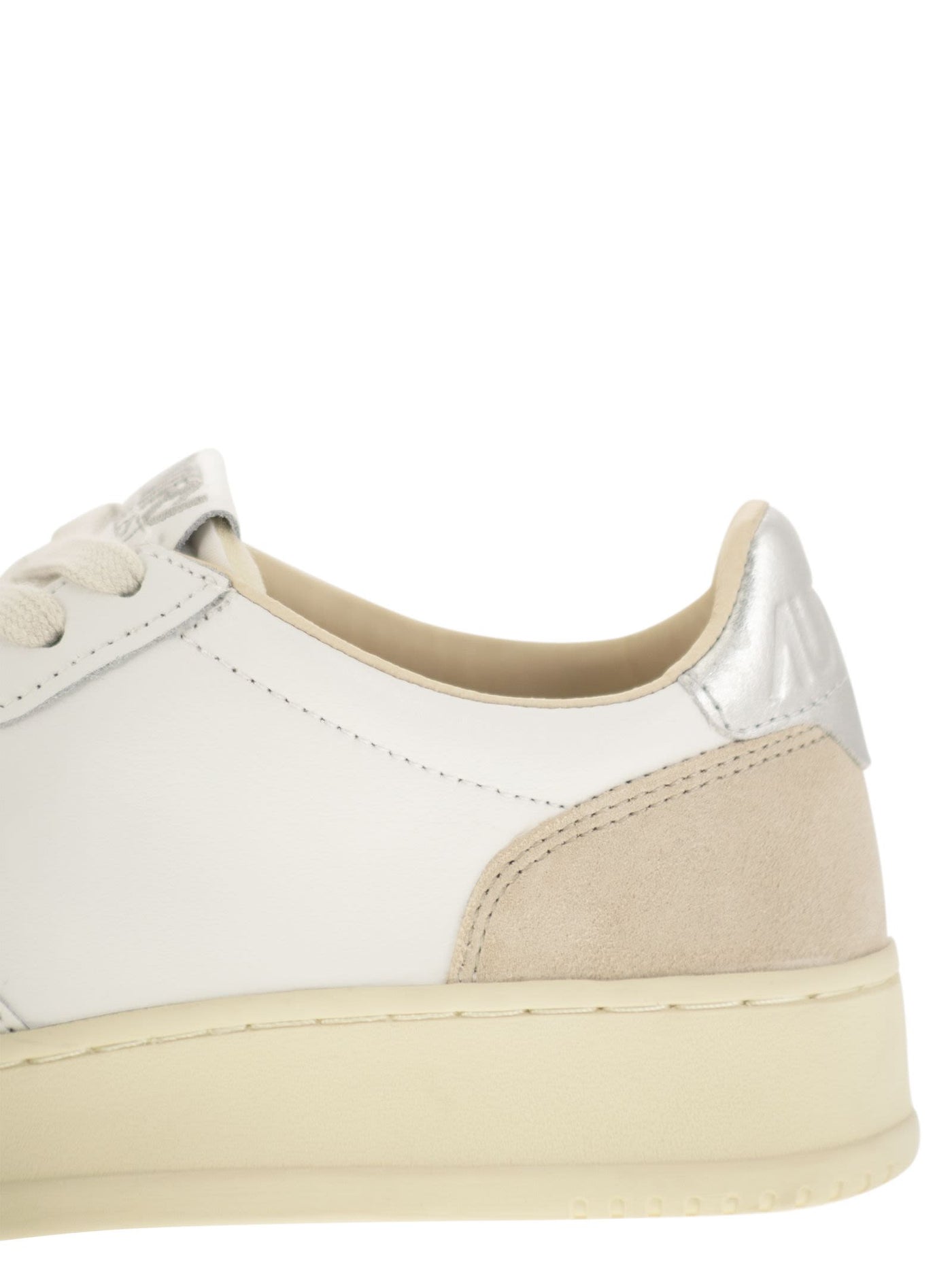 Autry Medalist Low Leather Sneakers - Image 7