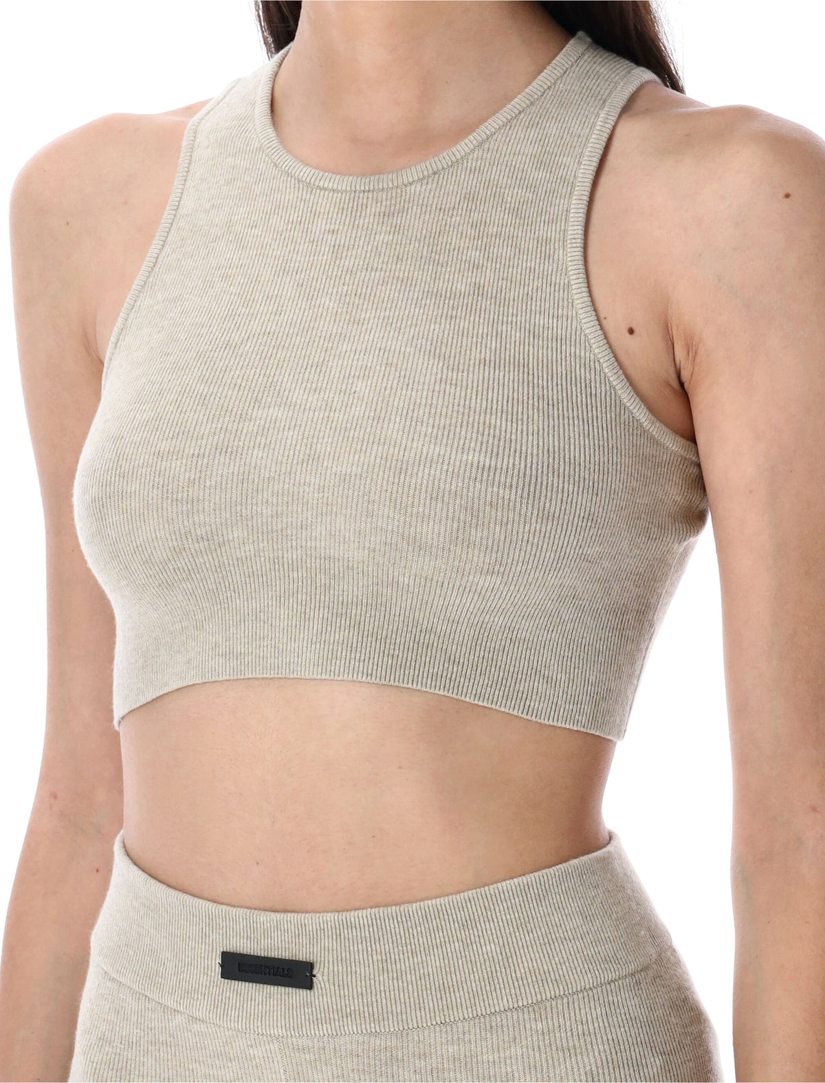 Fear of God(フィア・オブ・ゴッド)は、ラグジュアリーとストリートを融合させたアメリカ発ブランド。オーバーサイズのシルエットや上質な素材使いが魅力です。当店【YOUPLUS公式通販】の商品は、ヨーロッパからの買い付けとなり、ヨーロッパからの直送品です。