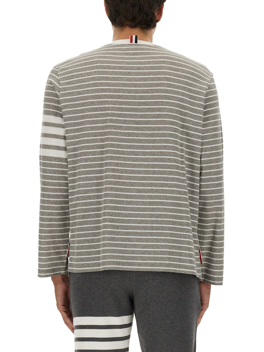 Thom トムブラウンストライプTシャツ - Image 8