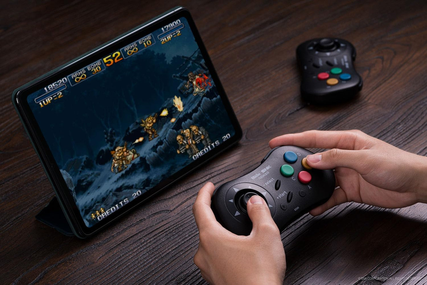 8Bitdo NEOGEO Windows、Android、NEOGEO mini用ワイヤレスコントローラ、クラシッククリック式ジョイスティック付き - SNK公式ライセンス (Black)