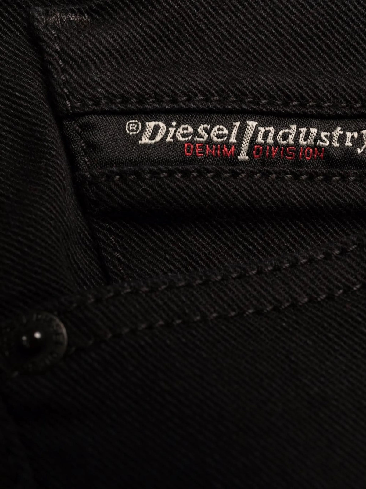 Diesel あらゆる見出しの材料から製造 - Image 8