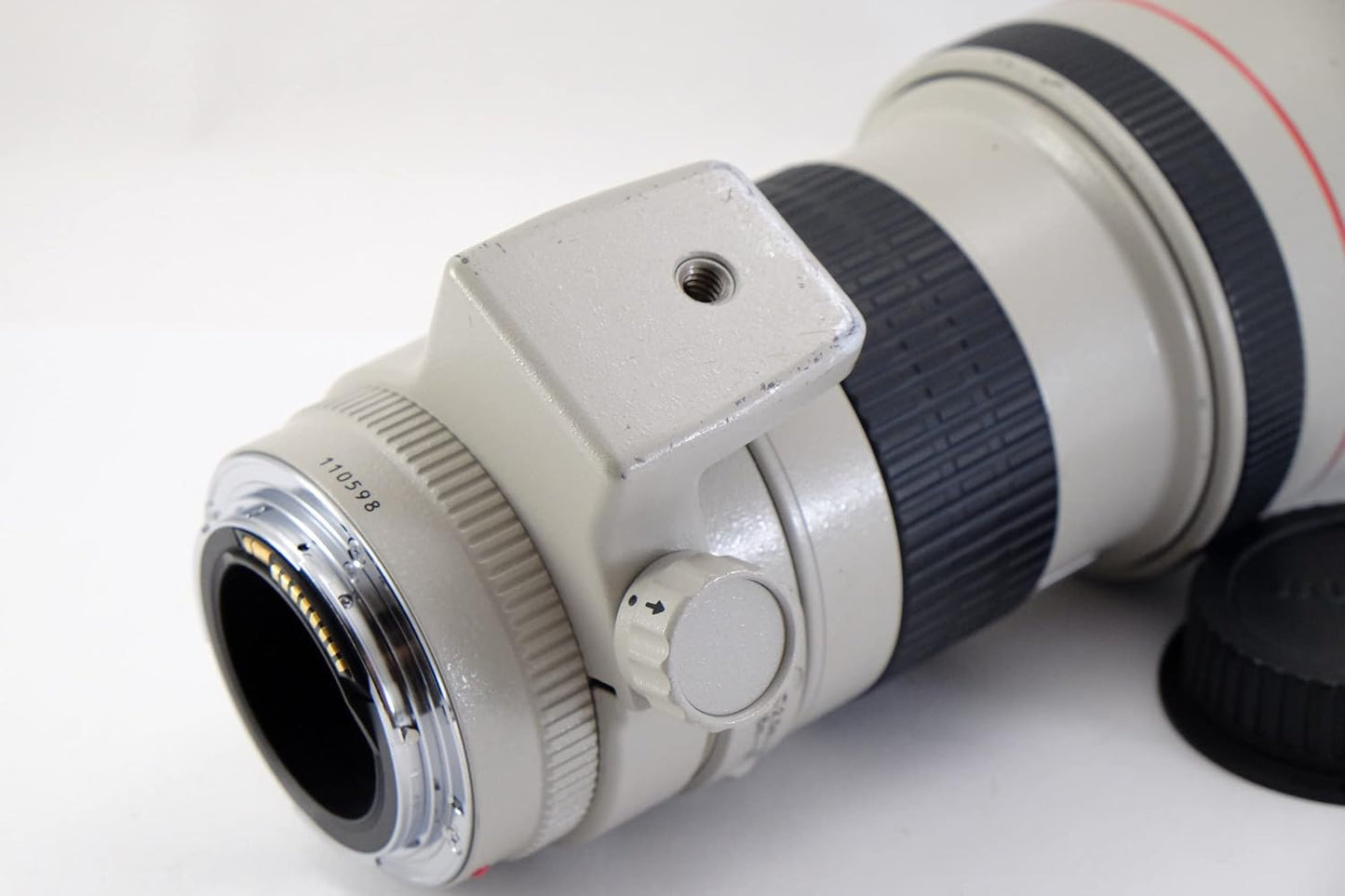 Canon EF 300mm f/4L IS USM SLR Telephoto lens White
