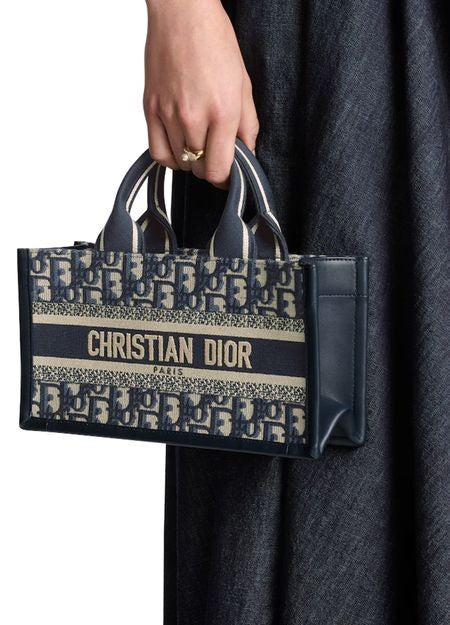Dior Book Tote ストラップ付き イーストウエスト バッグ - Image 9