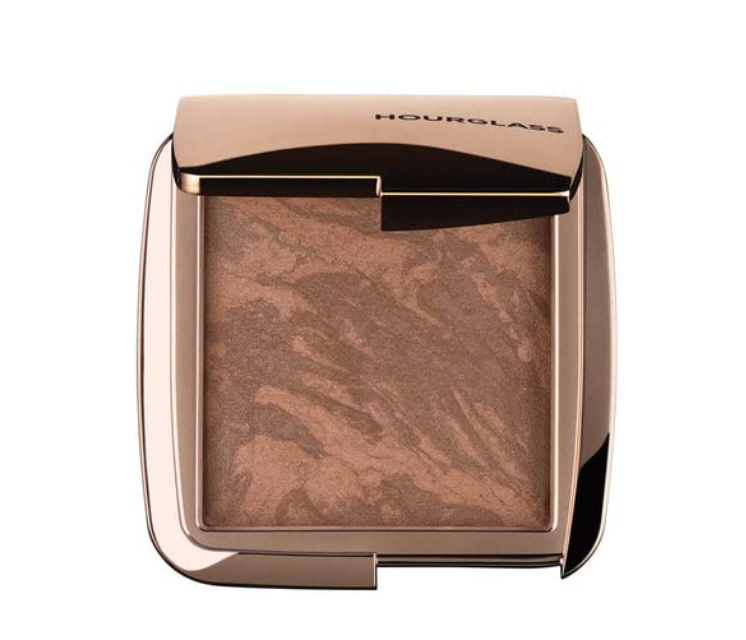 Hourglass Ambient Lighting Bronzer in Diffused Bronze Light. Highlighting Bronzer for a Natural Sun-Kissed Glow. Vegan and Cruelty-Free.