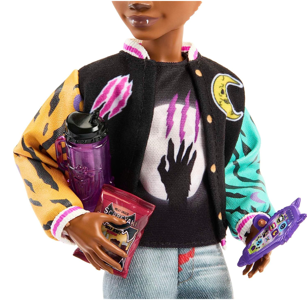 Monster High Doll, Clawd Wolf Werewolf with Pet Gargoyle Bulldog & Themed Accessories, Includes Casketball Jersey & Bag