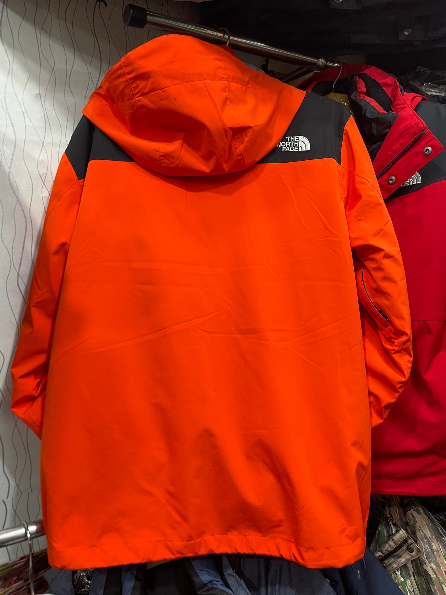 THE NORTH FACE Gore-Tex Mountain Parka White ORANGE