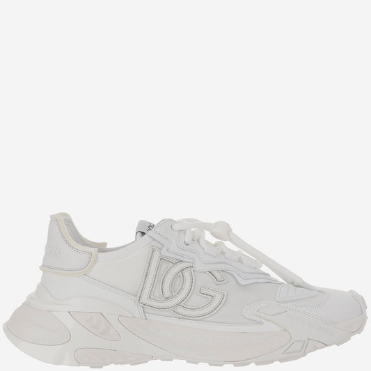 Dolce Dolce＆Gabbanaは、刺繍されたロゴを備えた分厚いスニーカーです - Image 1